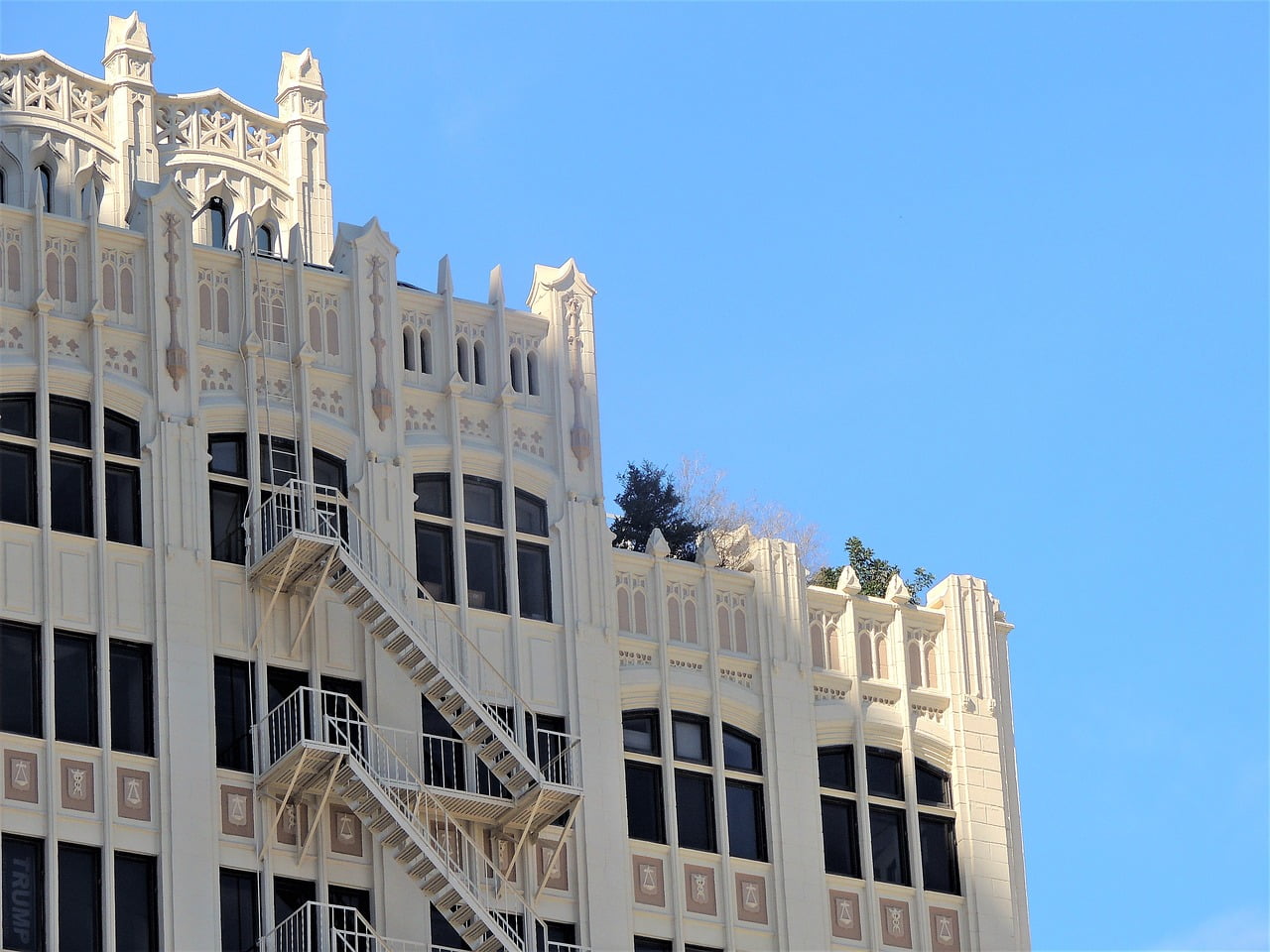 How To Create A Relaxing Oasis In Your Rooftop Garden